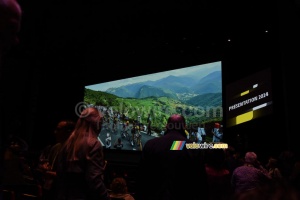 La salle se remplit pour la présentation du Tour de France 2024 (7167x)